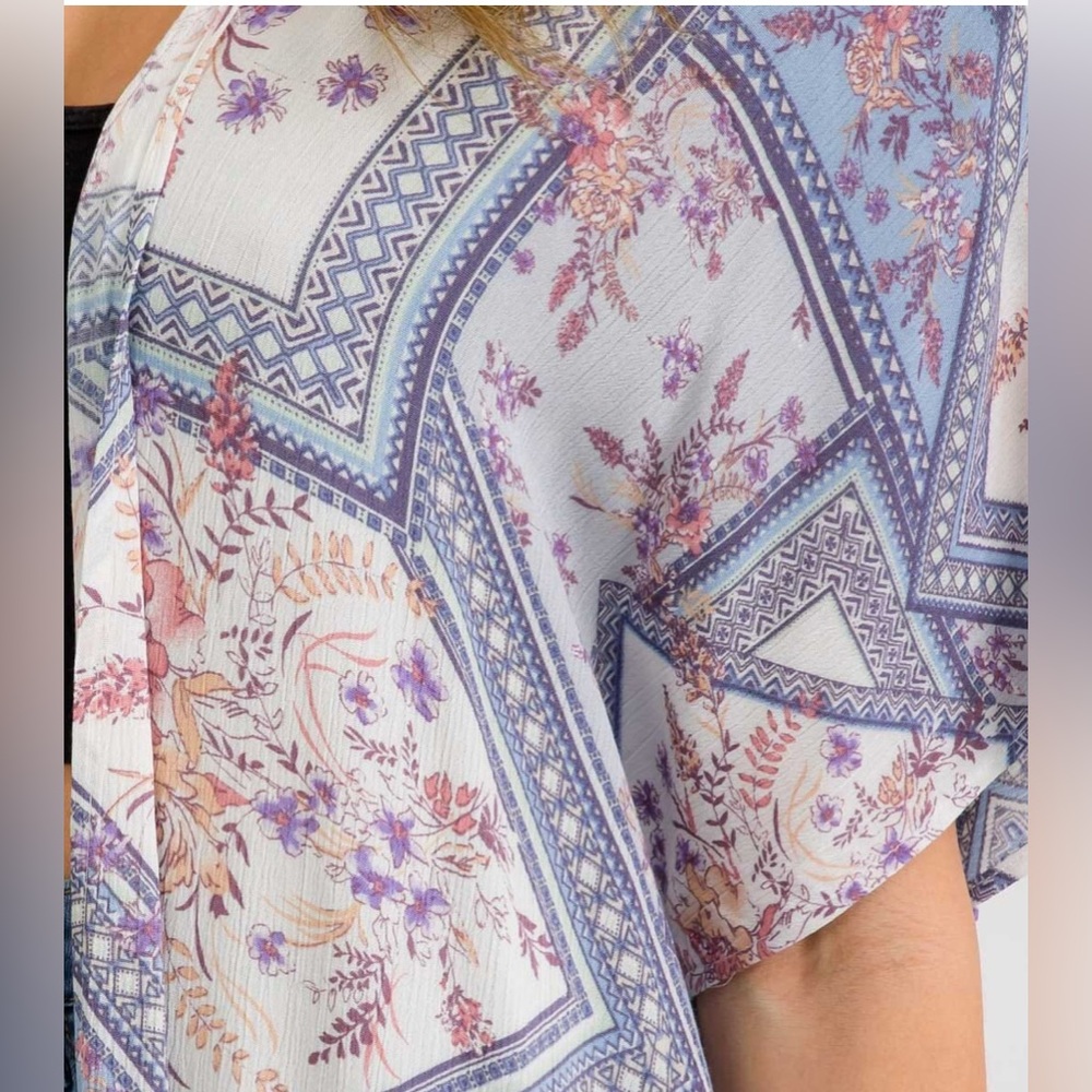 124. Bohemian Short Sleeve Ruffle Bottom Hem Kimono - Picture 2 of 4